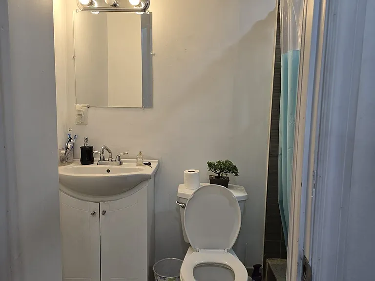 21 Chalkfarm Cres #BASEMENT — Photo 7