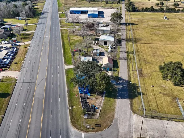 2900 W Highway 6, Alvin, TX 77511