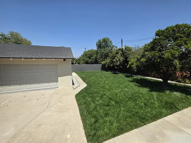 1317 S Montebello Blvd — Photo 12