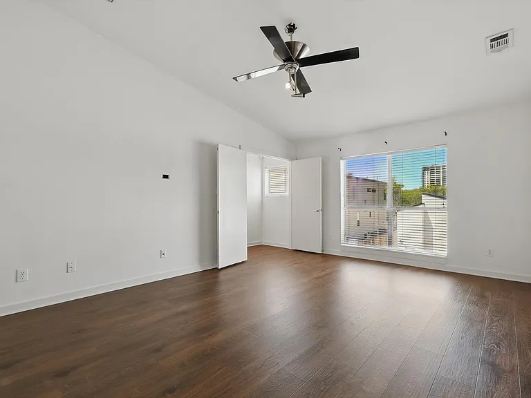 2200 N Peak St — Photo 11