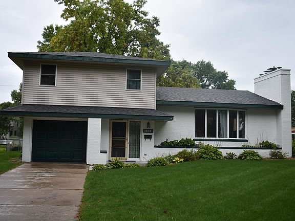 4th image of 1115 Lake St