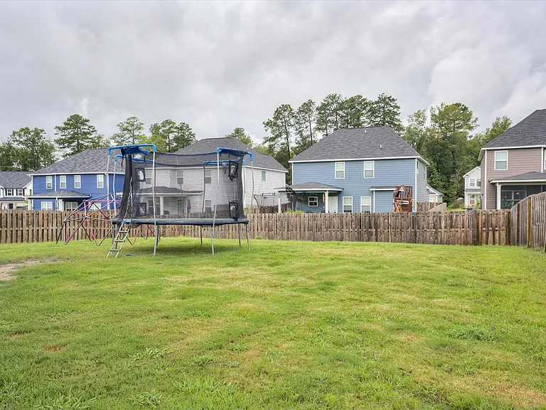 707 Navan Ln — Photo 32