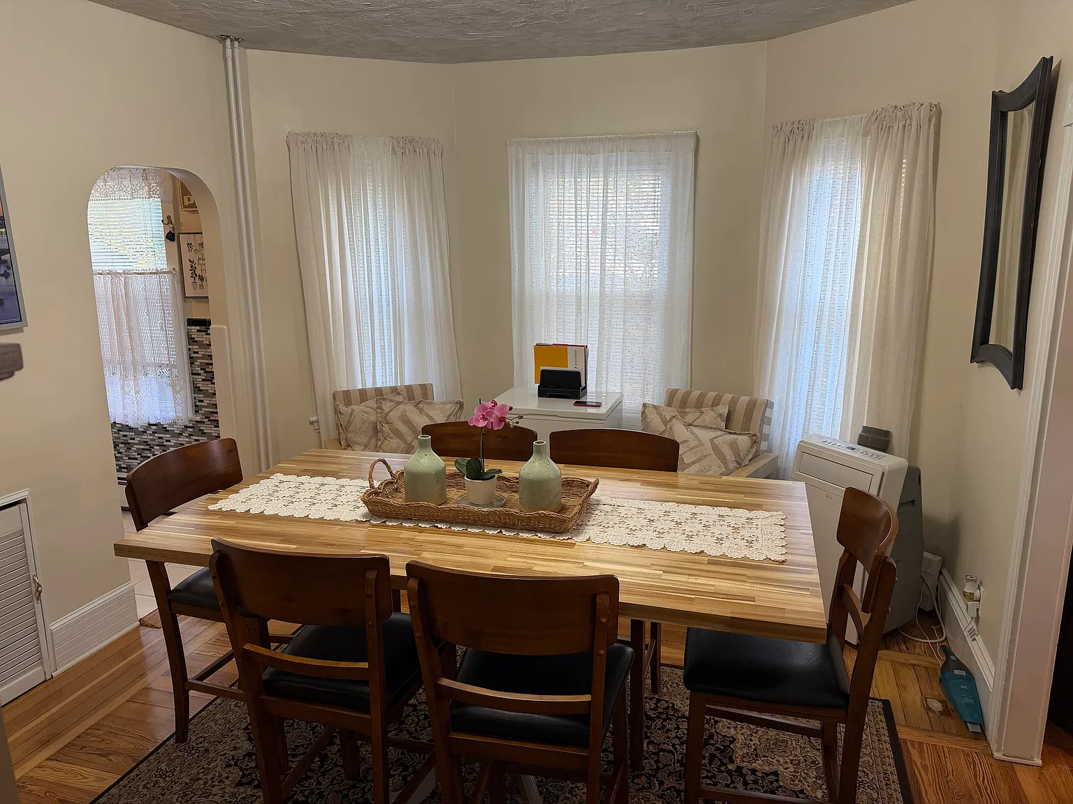 2 bed, 1000 sqft, $2,750 — Photo 2