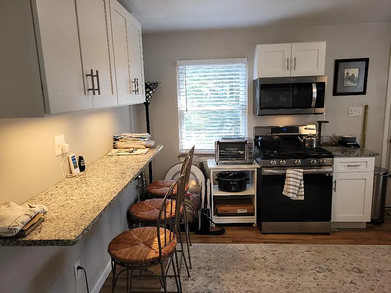 330 E Pike St — Photo 5