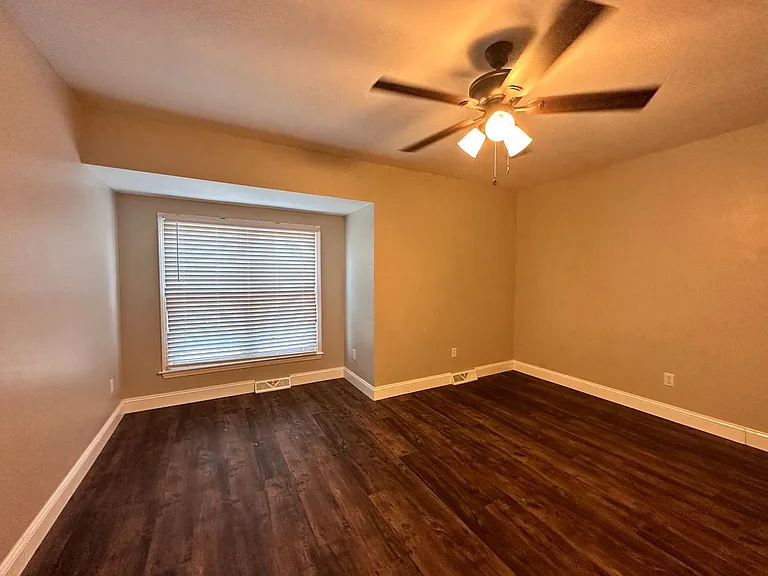 2335 Brookview Ct — Photo 18