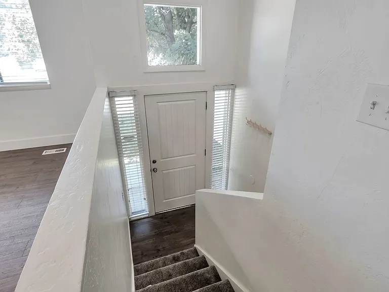 2151 W 300 N — Photo 15