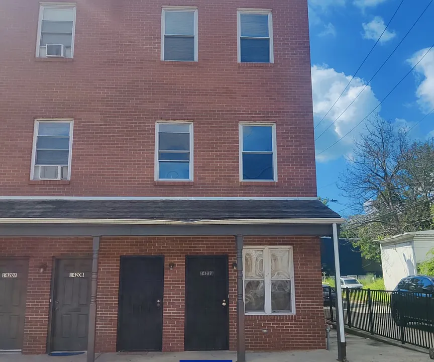 1422 W Allegheny Ave