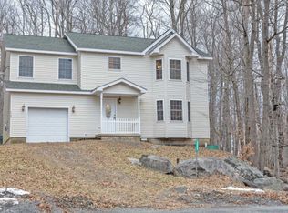2989 Grace Ct, Tobyhanna, PA 18466