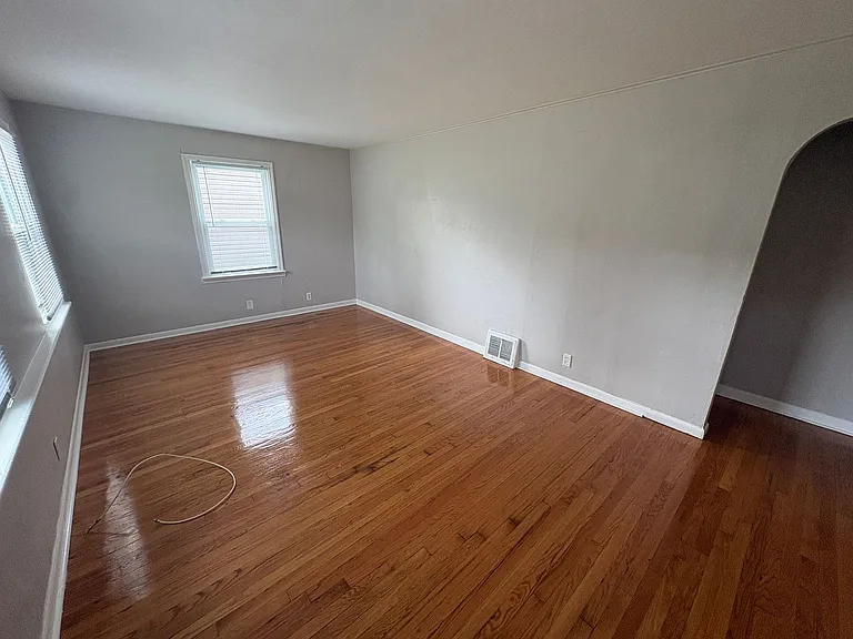 8131 Zoe Dr — Photo 7