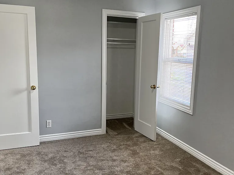 632 N Main St — Photo 12