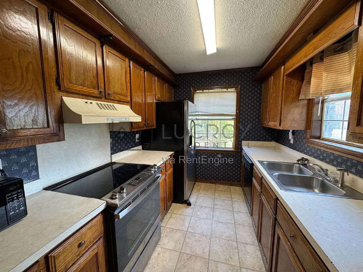 3 bed, 2.0 bath, 1590 sqft, $1,400 — Photo 4