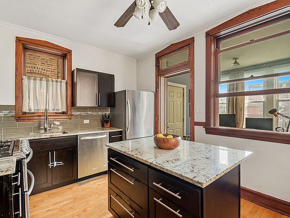 4th image of 1449 W Belle Plaine Ave #2