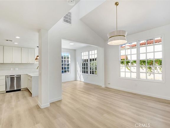 4th image of 4346 Park Paloma