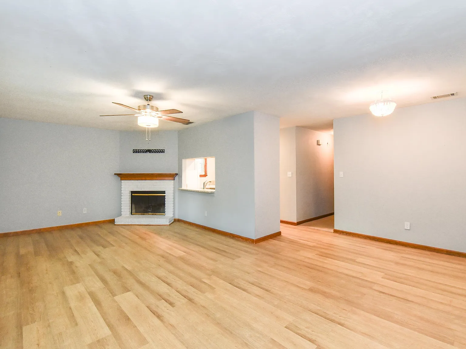 2 bed, 960 sqft, $1,650 — Photo 3