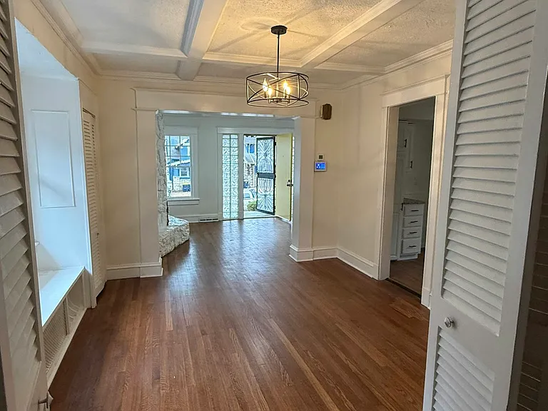 4119 S Benton Ave — Photo 4