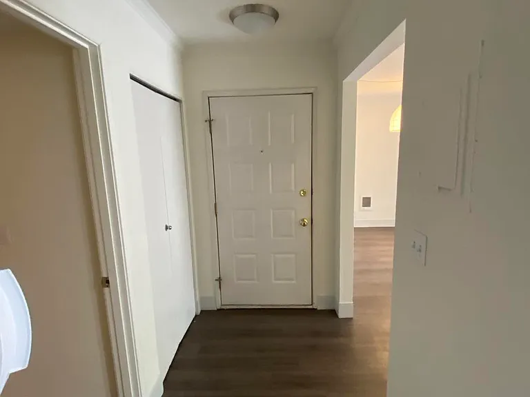 10512 NE 32nd Pl #F104 — Photo 3