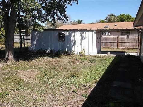 3rd image of 2104 Hollywood Dr