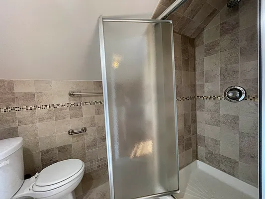 Rented by Hillel Realty Group | media 12