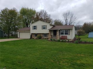 1089 Marigold St NW, Hartville, OH 44632