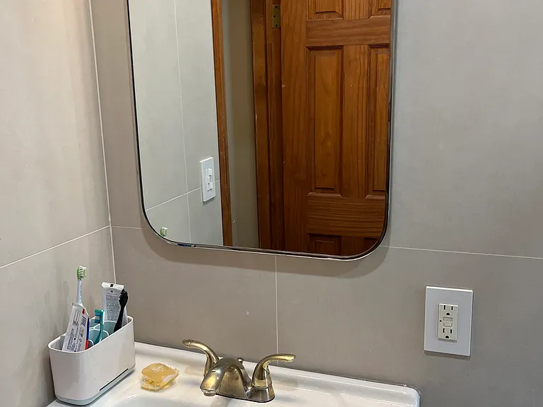 Bathroom (Wash Basin)