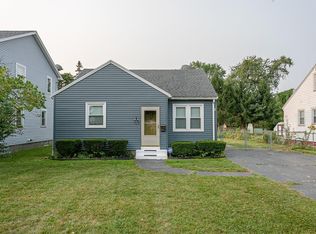 241 Chesterton Rd, Rochester, NY 14626