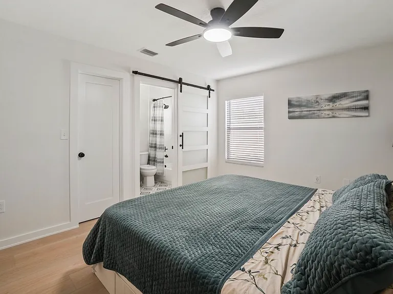 2125 W Cypress St — Photo 6