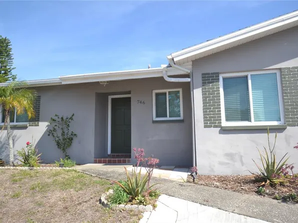 746 Barbara St, Palm Harbor, FL 34684