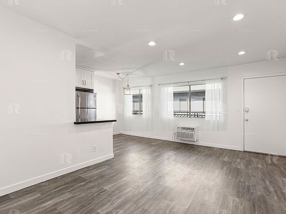 4th image of 7259 Willoughby Ave #12-1/1