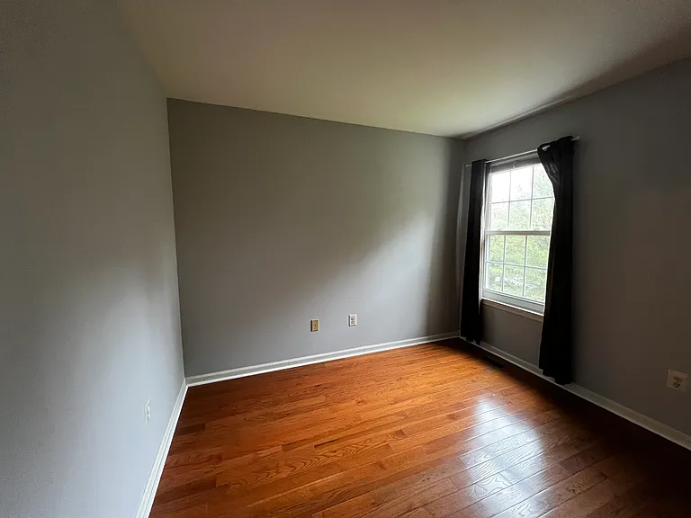 150 Canterbury Ln — Photo 6
