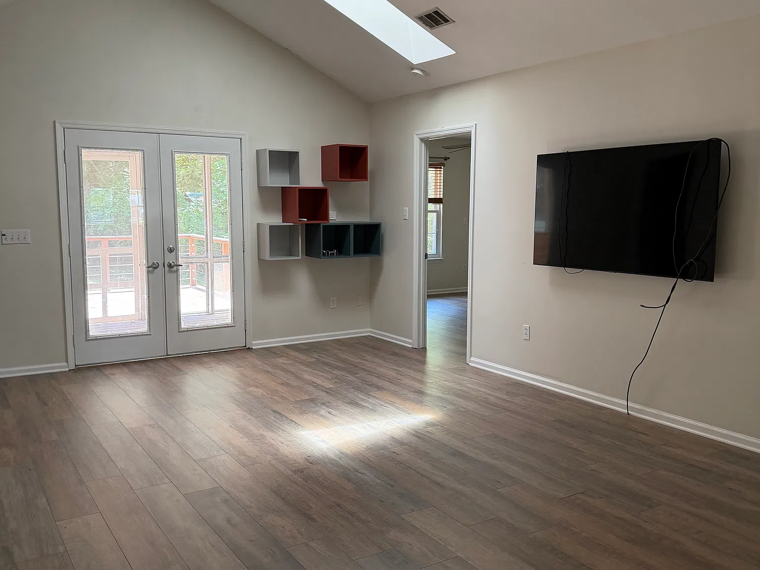3 bed, 1360 sqft, $2,800 — Photo 3