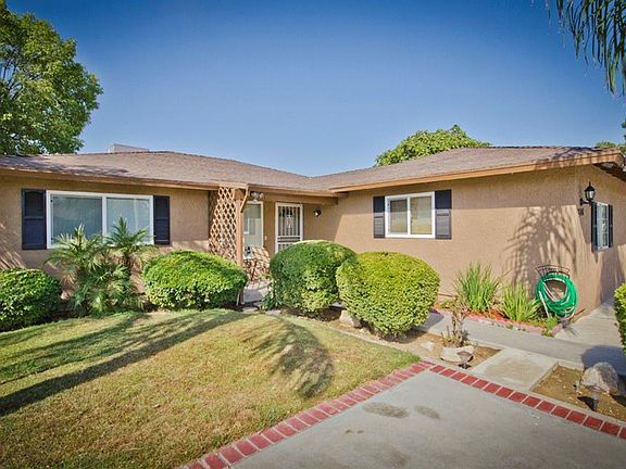 3rd image of 208 Lois Ln