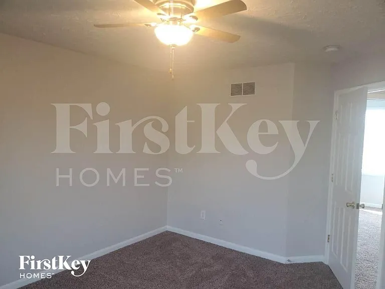 356 Brandon Dr — Photo 22