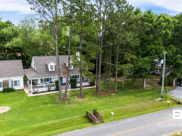 205 SE 2nd St, Summerdale, AL 36580