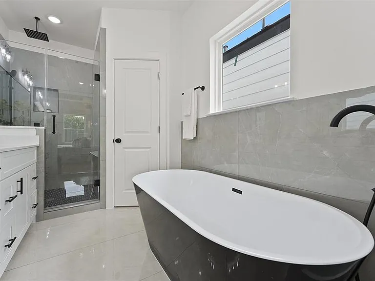 1207 Cavalcade St #B — Photo 17