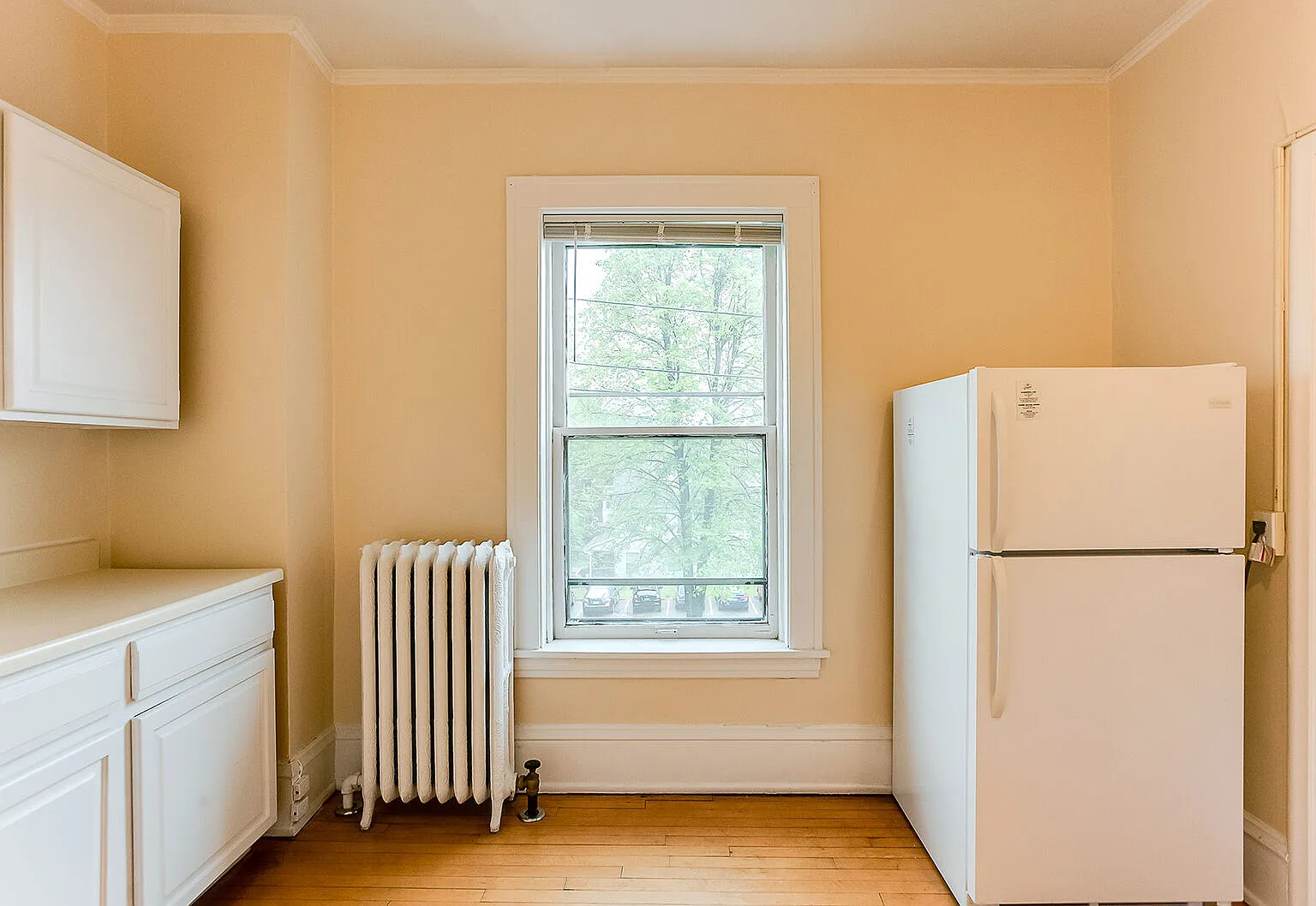 2124 Garfield Avenue South — Photo 4