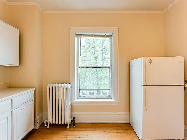 2124 Garfield Ave — Photo 4