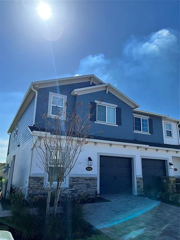 4 bed, 3.0 bath, 1769 sqft, $2,450 — Photo 1