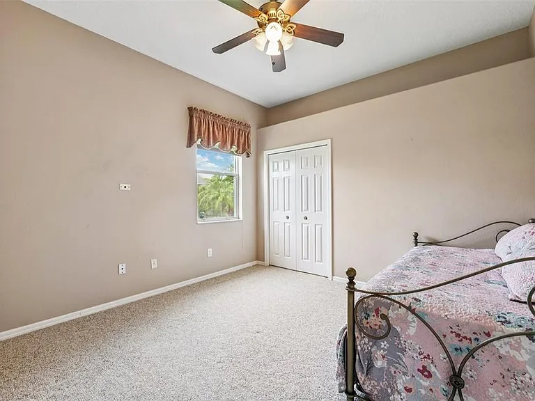13049 Thoroughbred Dr — Photo 31