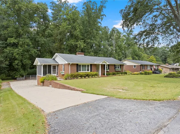 404 Stewart Dr, Easley, SC 29640