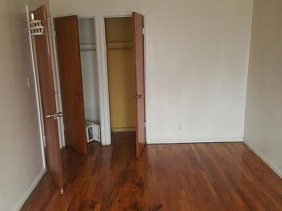 4th image of 930 E 106th St #2
