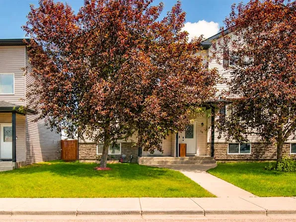 312 W 17th St E, Brooks, AB T1R 1R2