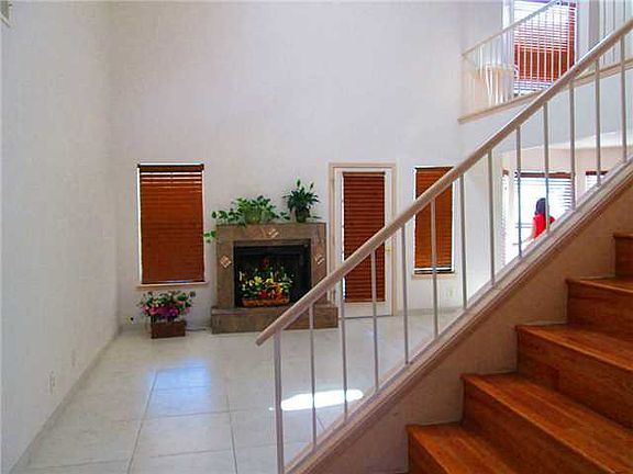 5th image of 12098 Autumn Gate Dr