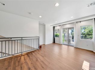 6942 Woodrow Wilson Dr, Los Angeles, CA 90068