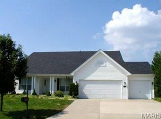 616 Thornridge Dr, O'Fallon, MO 63368