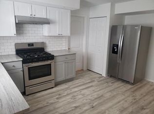 11 Gregory Ct #1, Elmwood Park, NJ 07407