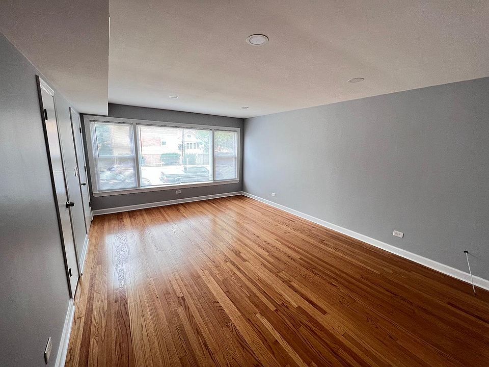 1st image of 6059 W Montrose Ave #1