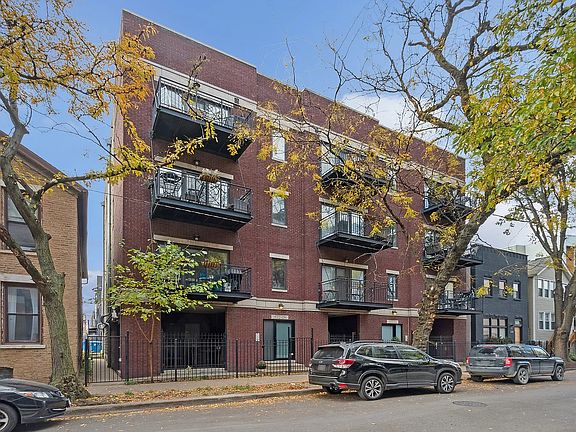 2nd image of 524 N Hermitage Ave APT 1