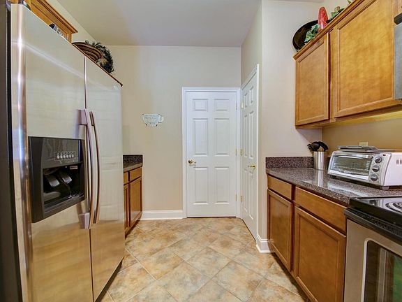 5th image of 6 Townhouse Cv