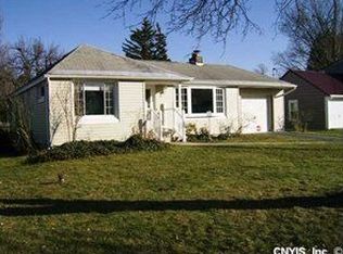 136 Dormar Dr, North Syracuse, NY 13212