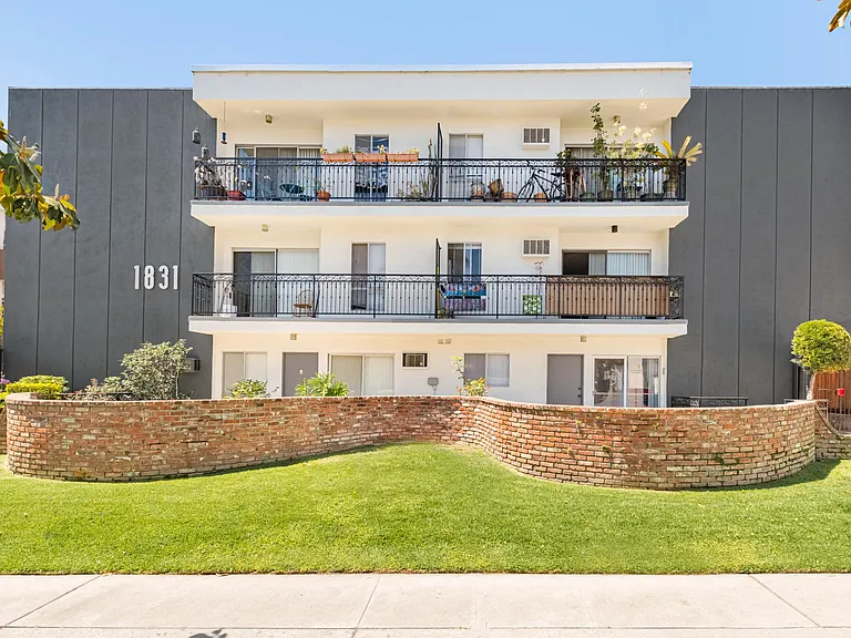 1831 Camden Ave #14 — Photo 1
